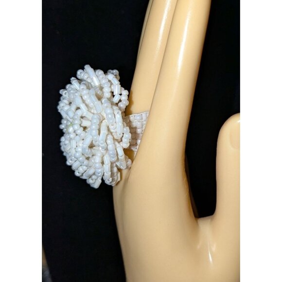 Vintage White Beaded Flower Ring Adjustable Size Elegant Cocktail Jewelry - Picture 2 of 6